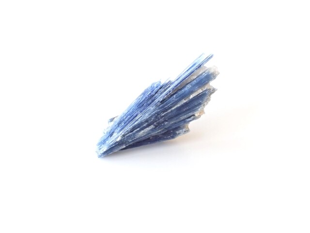 カイヤナイト原石