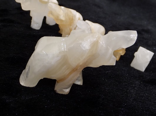 ホワイトオニキス　象