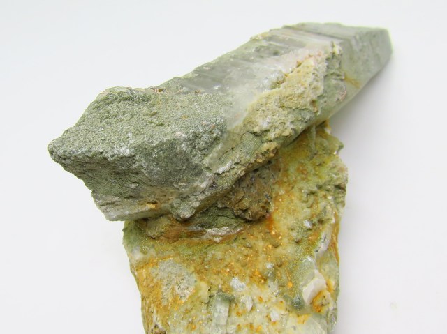 CC0150 【限定価格】 稀少 ガネーシュヒマール産 ヒマラヤ水晶／クローライト 母岩付き 248g