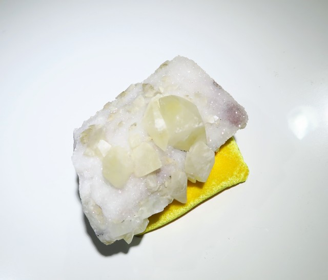 カルサイトオンダンビュライト