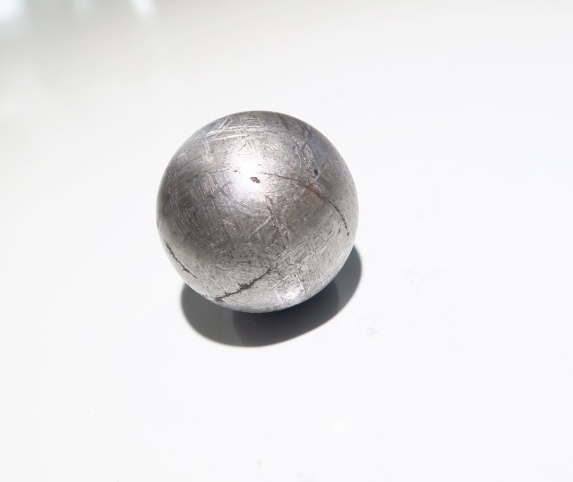 買い誠実 スフィア 丸玉 ギベオン鉄隕石 メテオライト 天然隕石 （D02 