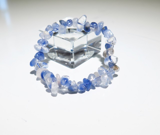 デュモルチェライトインクォーツ