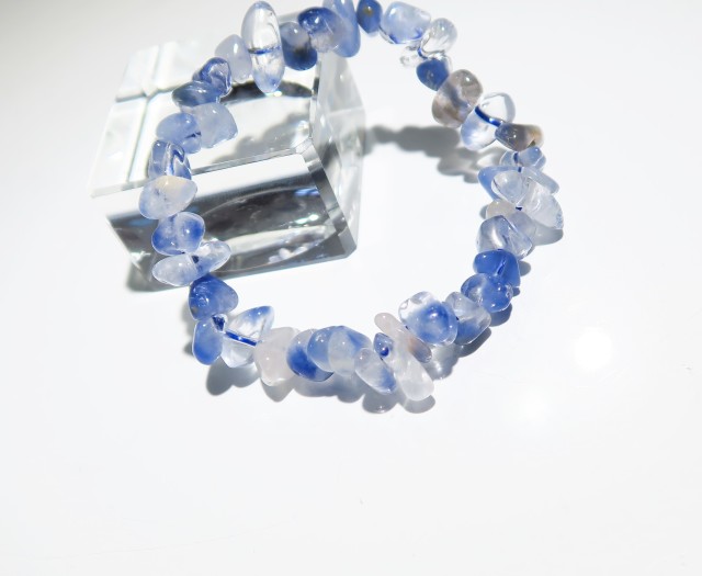 デュモルチェライトインクォーツ