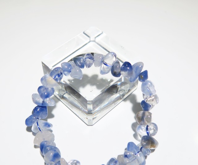 デュモルチェライトインクォーツ