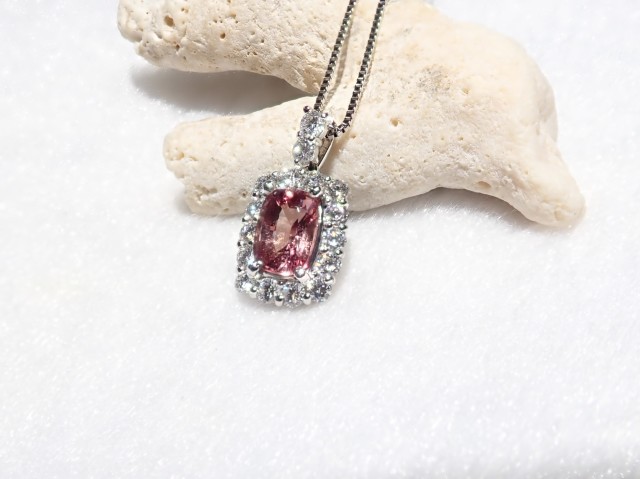 パパラチャ・サファイア