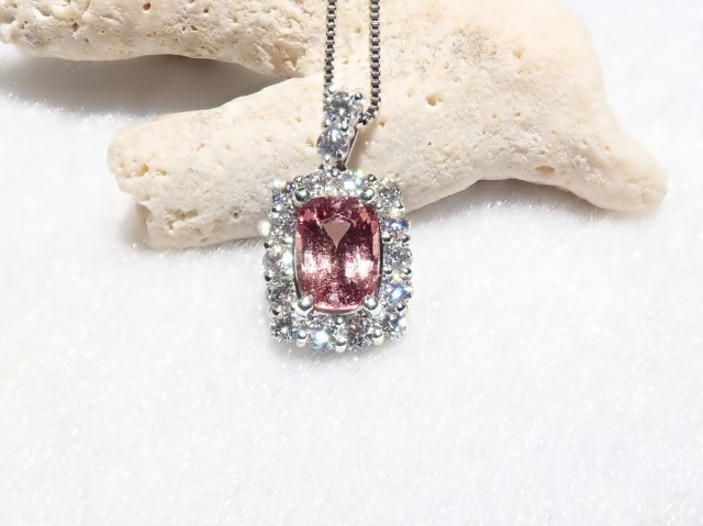 パパラチャ・サファイア