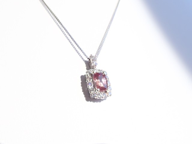 パパラチャ・サファイア