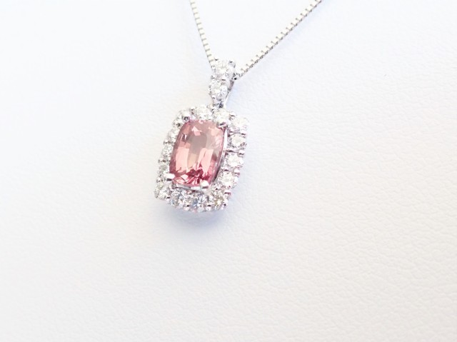 パパラチャ・サファイア