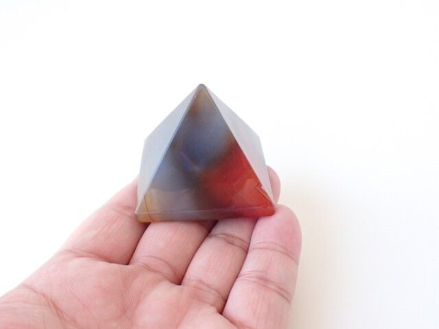 カーネリアンピラミッド