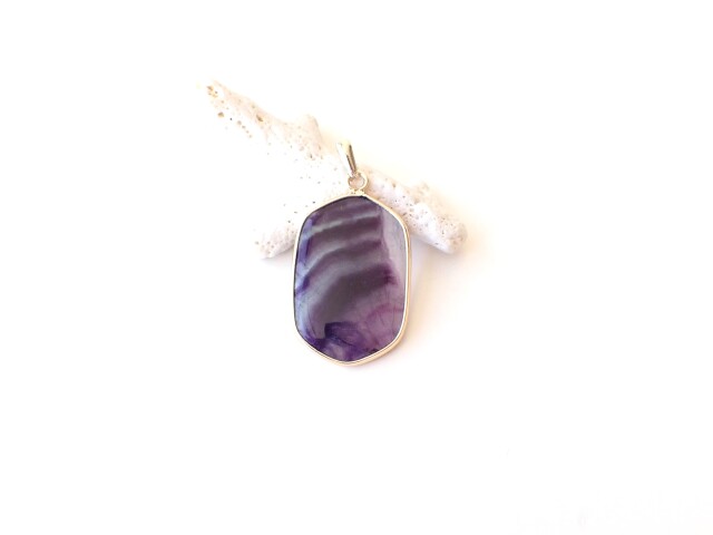 フローライトペンダントトップ