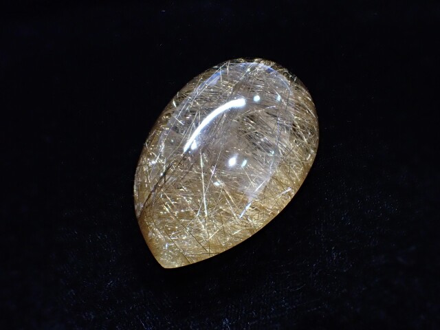 RE0671 【限定価格】 ルチルクォーツ ビッグルース 72．2g