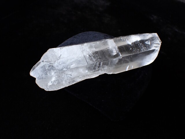 CA0393 チベット カイラス産 水晶（DT） 396．5g ☆台座