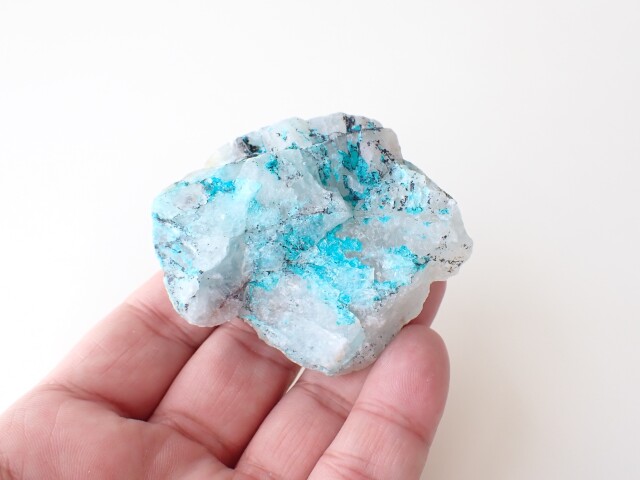 KG0178 【限定価格】 クリソコラクォーツ 原石 105．6g