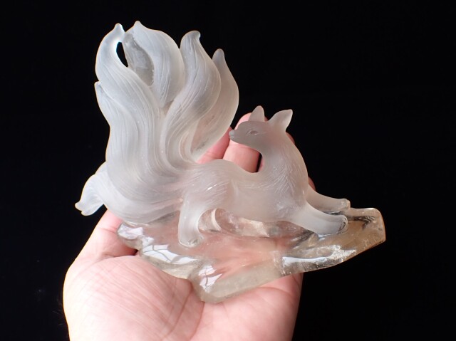 九尾の狐の彫刻置物 スモーキークォーツ 九尾の狐の彫刻置物 スモーキークォーツ