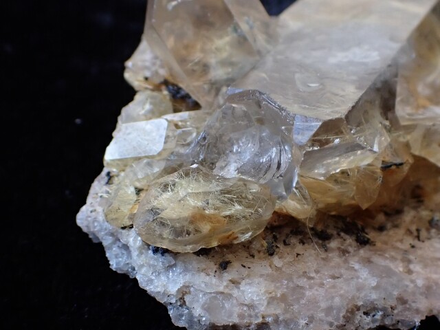 RE0682 ルチルクォーツ 原石 37．1g