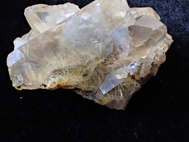 RE0682 ルチルクォーツ 原石 37．1g