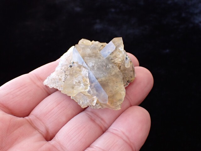 天然石 ルチルクォーツ 原石 台座付 rutilequartz-np881is01-1-