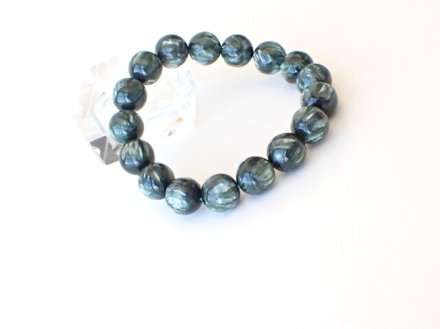 セラフィナイト