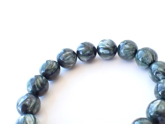 セラフィナイト