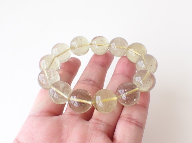 リビアングラス