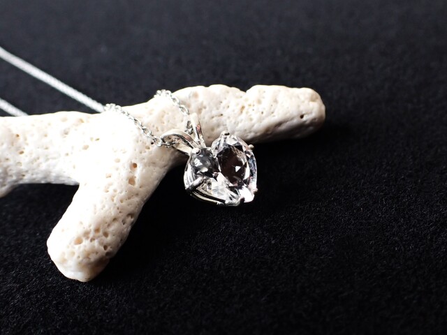 アゼツライトハートペンダントトップ