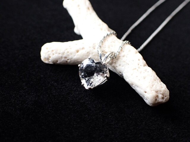 アゼツライトハートペンダントトップ