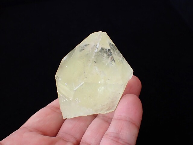 LA0016 サルファーインクォーツ 原石（ノンポリッシュ） 144．3g