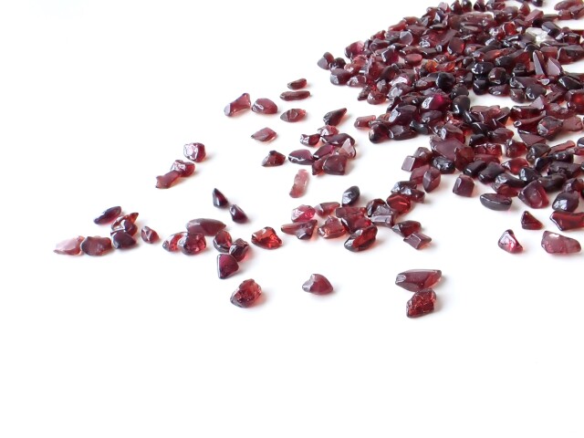 ガーネットさざれ