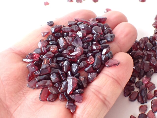 ガーネットさざれ