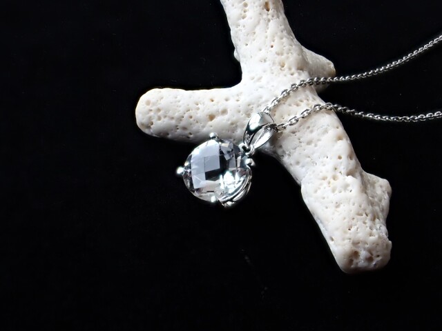 ロシアウラル産マスターウラルレムリアンペンダントトップ ロシアウラル産マスターウラルレムリアンペンダントトップ