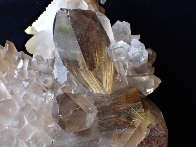 RE0786 ルチルクォーツ クラスター 380g