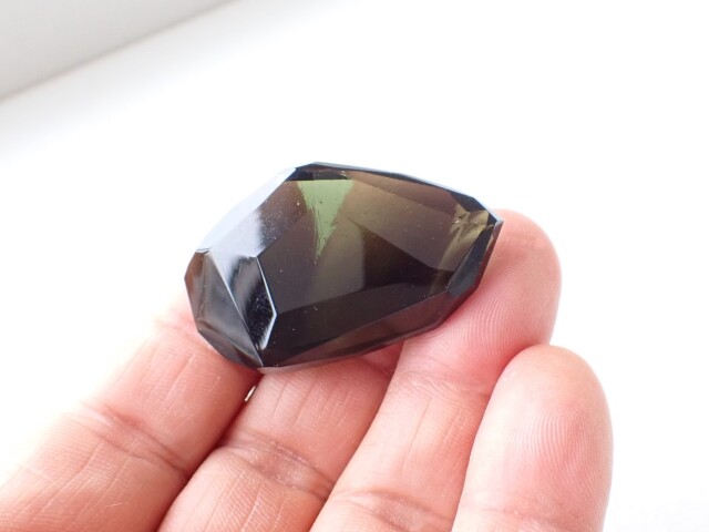 モルダバイトルース