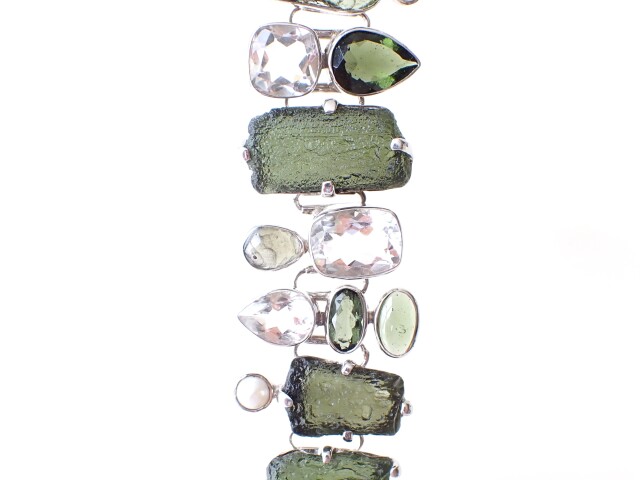 スターボーンモルダバイト