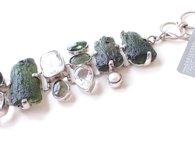 スターボーンジュエリー　モルダバイト