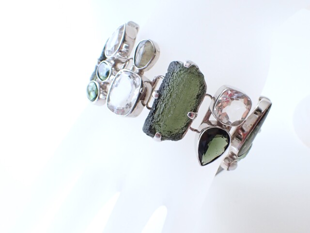 スターボーンジュエリー　モルダバイト