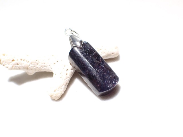 アイオライトサンストーン