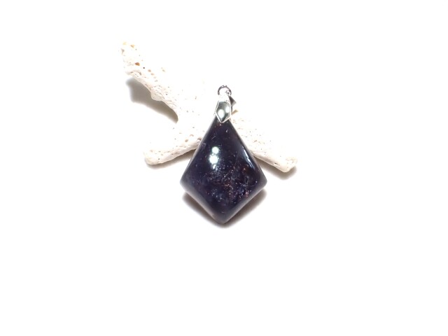 アイオライトサンストーン