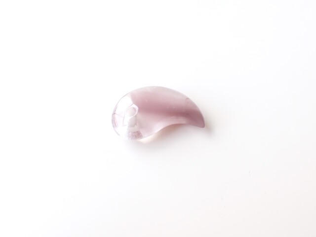 リチウムインクォーツ勾玉