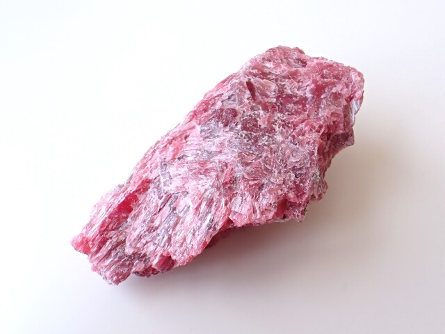 RM0152 ロードナイト 原石 286g ☆台座付き☆