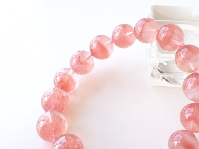 カザフスタン産ストロベリークォーツ