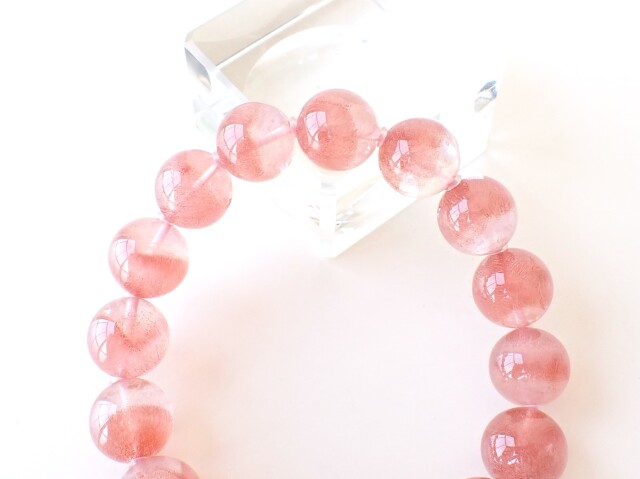 カザフスタン産ストロベリークォーツ