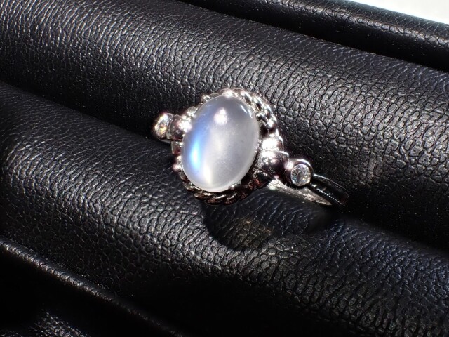 ペリステライト