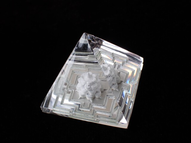 CC0648 ガネーシュヒマール産 ヒマラヤ水晶 シュリヤントラ ピラミッド