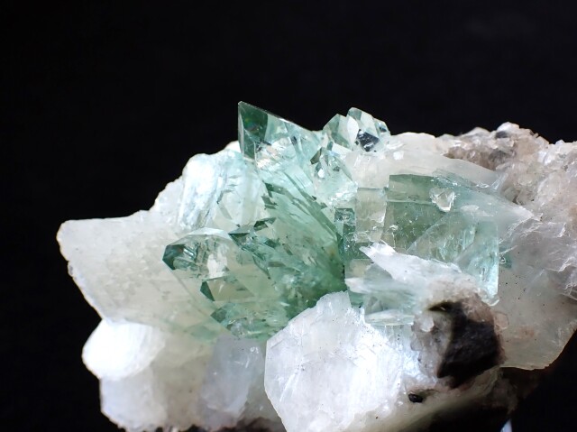 グリーンアポフィライト