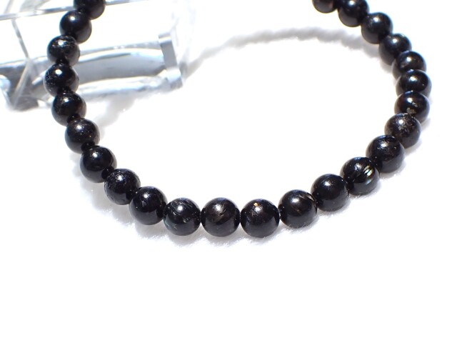 グリーンランド産ヌーマイトブレスレット