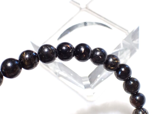 グリーンランド産ヌーマイトブレスレット