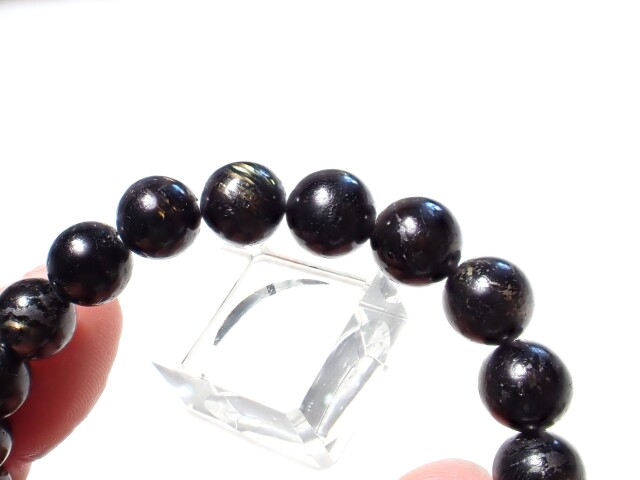 グリーンランド産ヌーマイトブレスレット