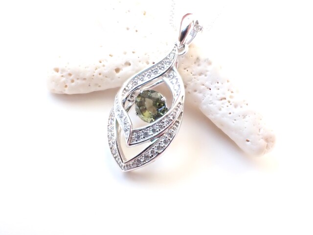 モルダバイトペンダントトップ