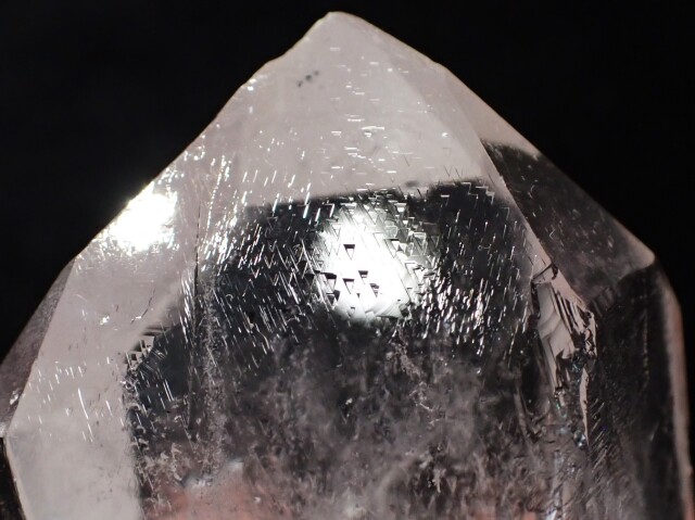 トライゴーニッククォーツ