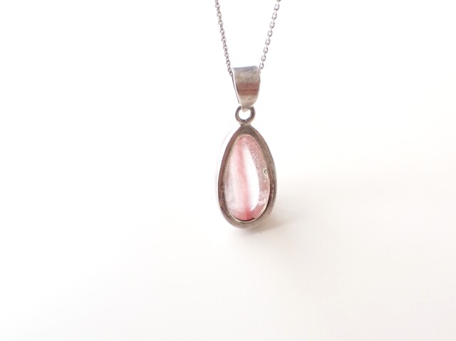 レッドアンフィボールインクォーツ